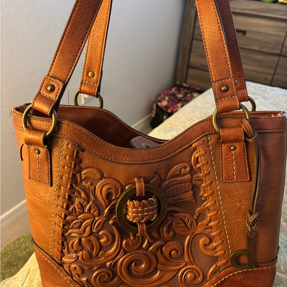 Elegant Brown Leather Handbag